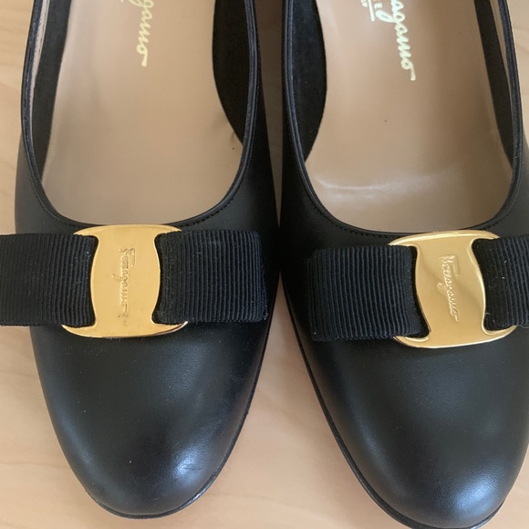 Ferragamo Classic Bow Pump Lillaz - Picture 2 of 8